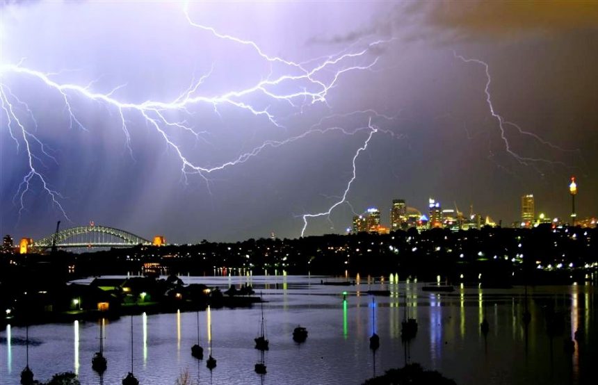 Sydney Lightning panoramio